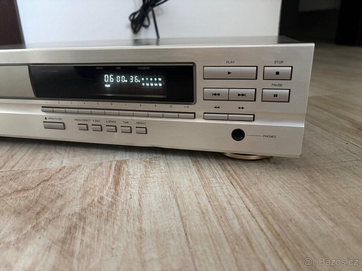 CD přehrávač Denon DCD-590 včetně DO - 4