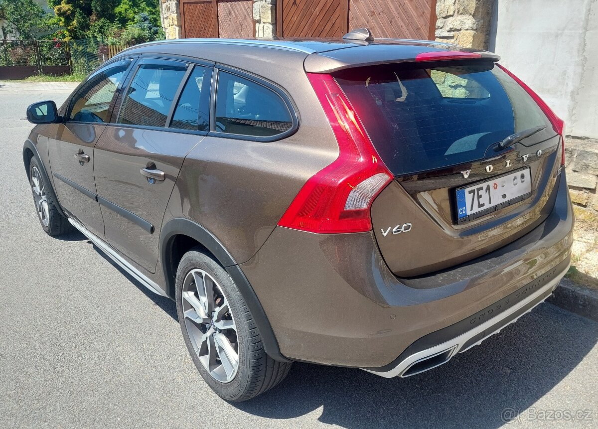 Volvo V60 D3 Cross Country - 4