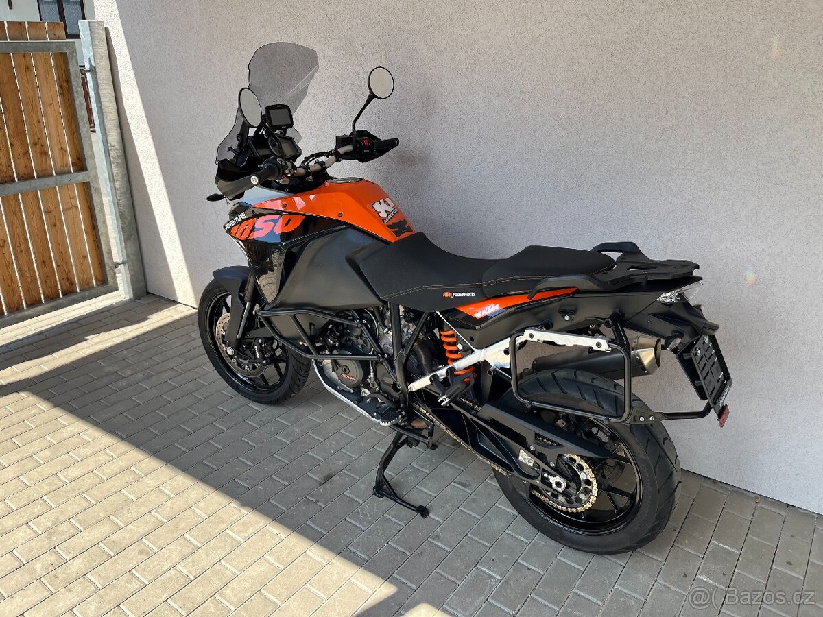 KTM 1050 Adventure - 4