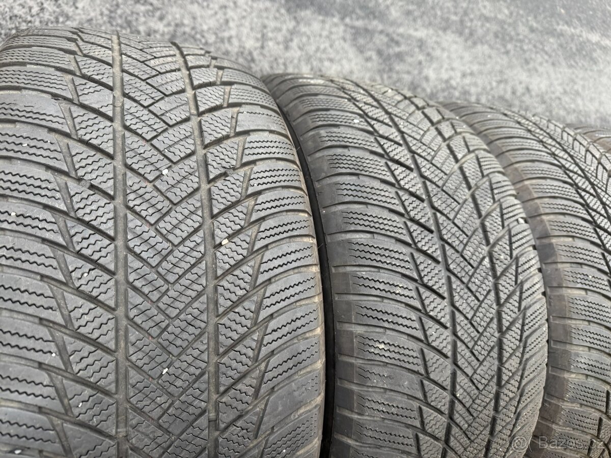 Zimní pneu 265/50/19 Bridgestone RFT - 4