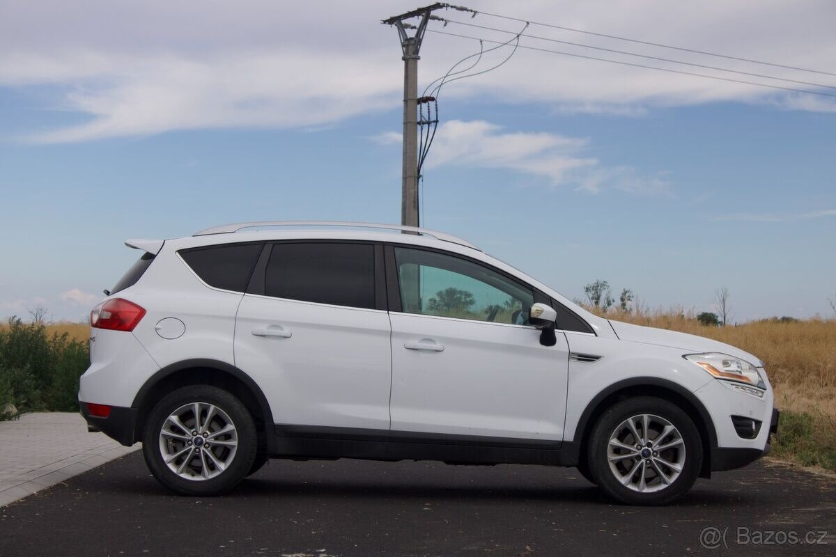 Ford Kuga 2.0 TDCi Titanium AWD / 103kW / M6 / 2013 - 4