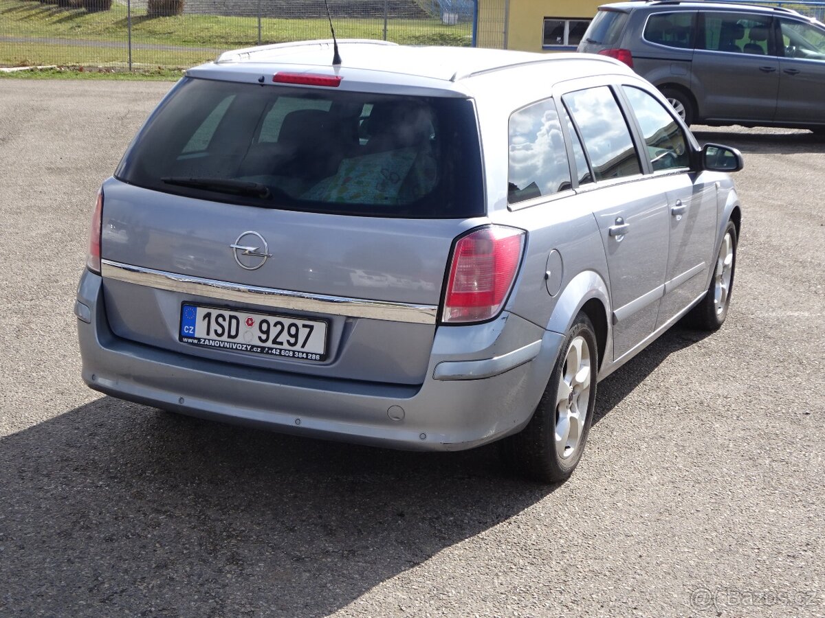 Opel Astra 1.8i Combi r.v.2005 (92 kw) Nová STK - 4