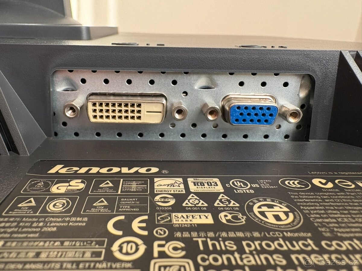 Lenovo L2240 – 22" Full HD monitor (DVI, VGA, pivot) - 4