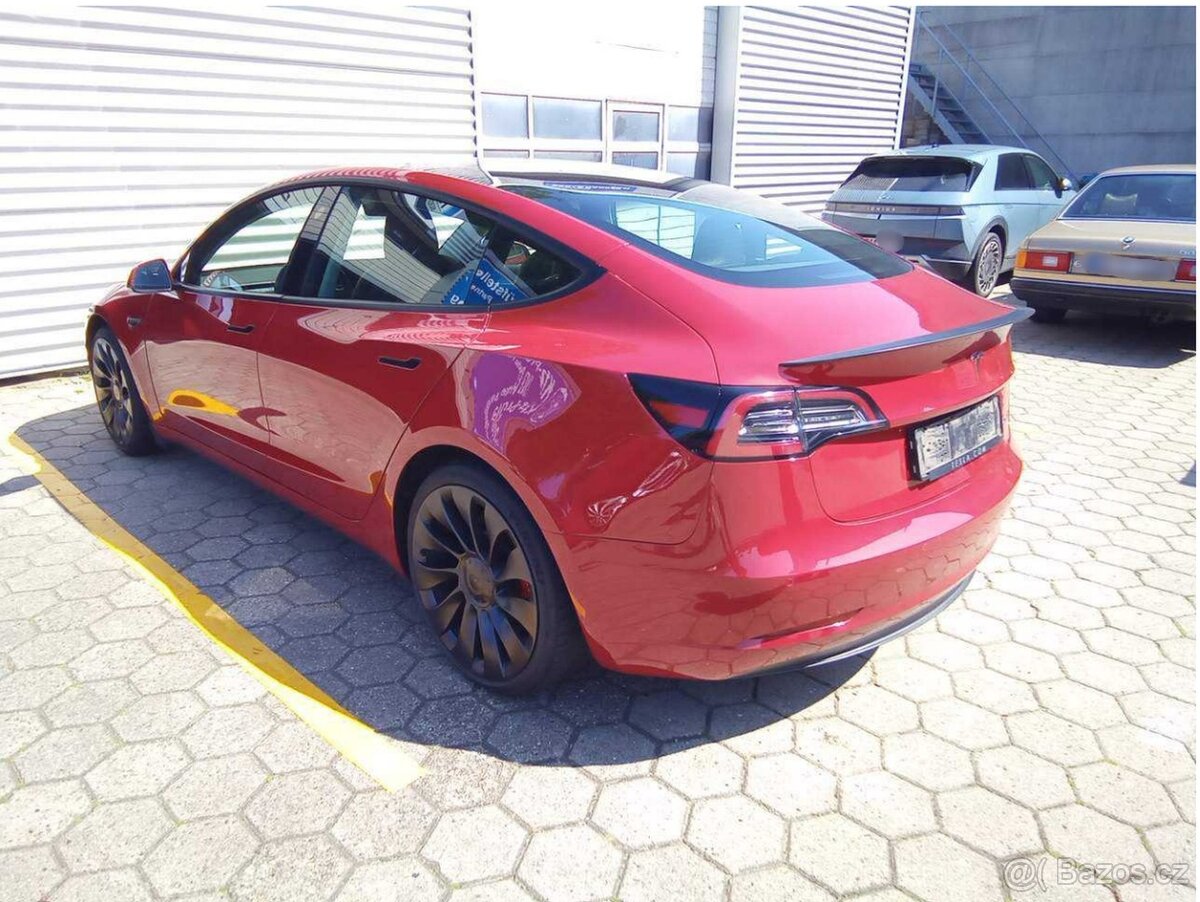 Tesla 3 Performance s FSD za 200tis. ODPOČET - 4