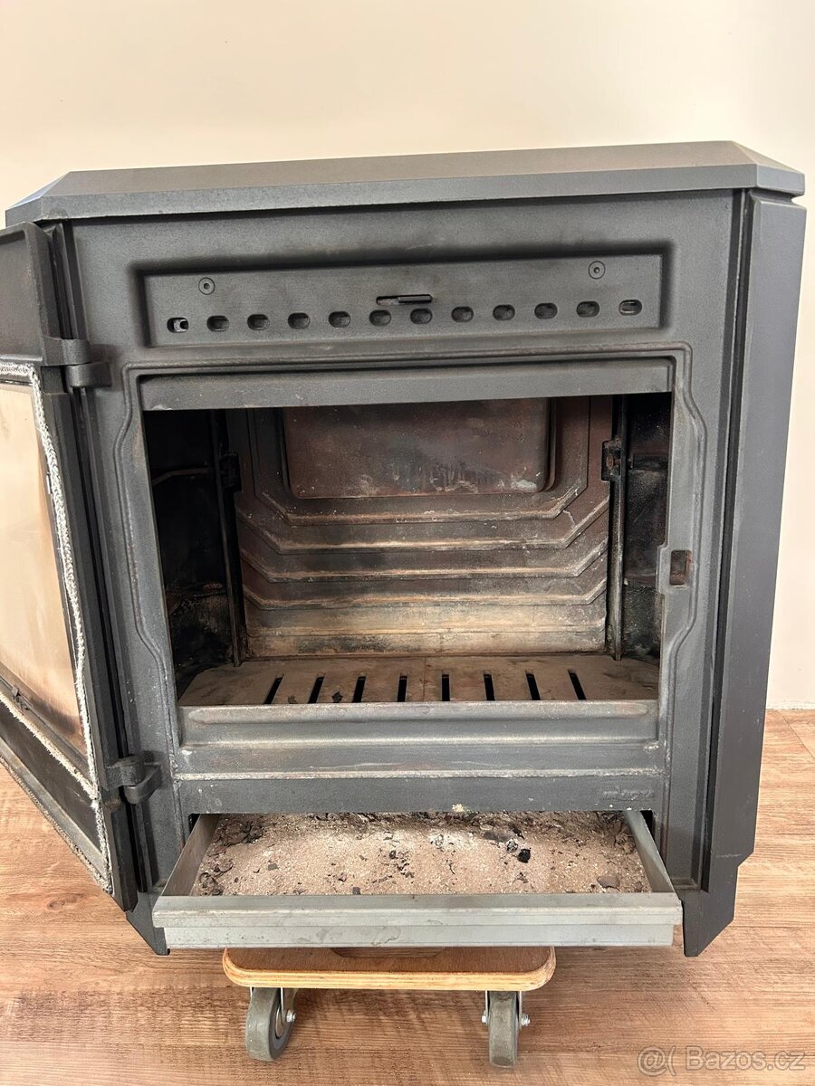 Litinová kamna - na dřevo/ brikety – FUNKČNÍ - 4