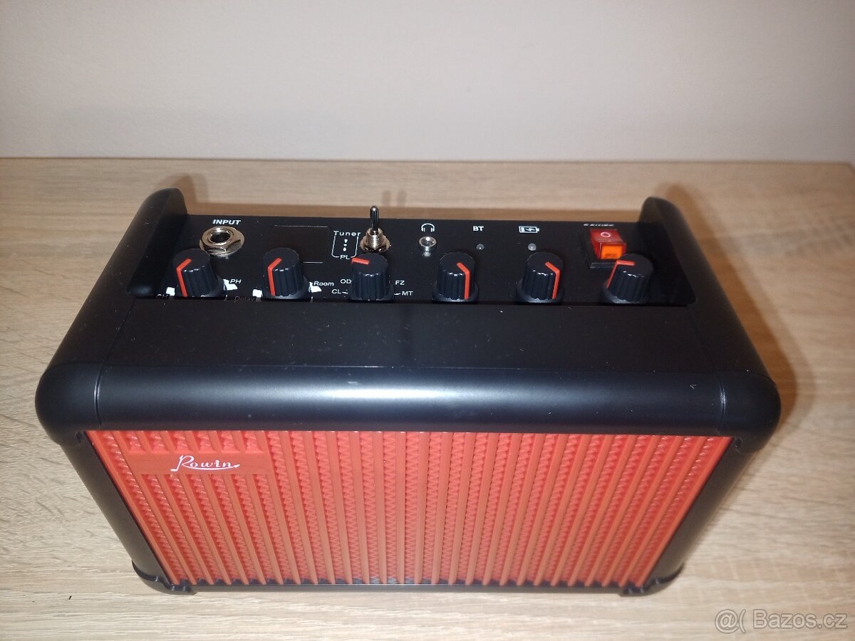 Malé kombo Rowin 15W pro aku. i el.kytaru ( nové, levně ) - 4