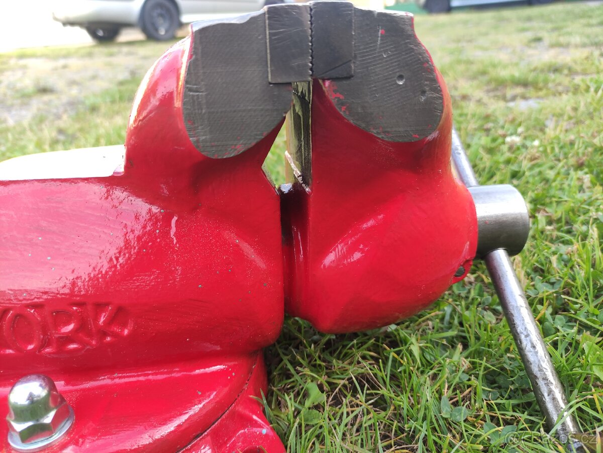 Svěrák York 125A s čelistmi na trubky, možné zaslat - 4