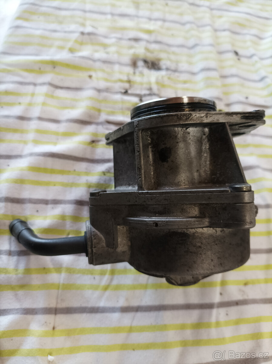 Vývěva na brzdy fiat ducato 1.9 TD na motor DHX - 4