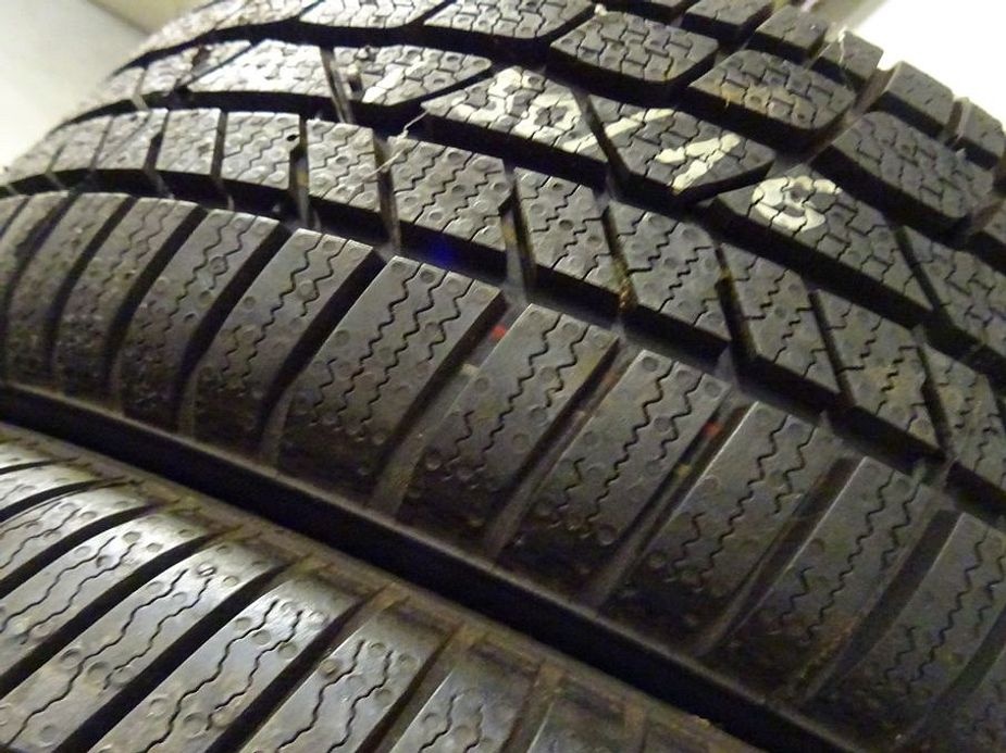 Zimní pneu Continental TS830P, 195/50/16, 2 ks, 8 mm - 4