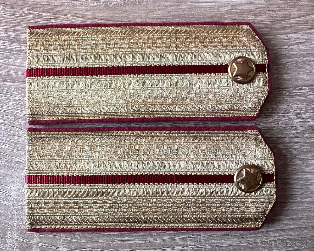 SNB NB výložky 50 roky pagony - 4