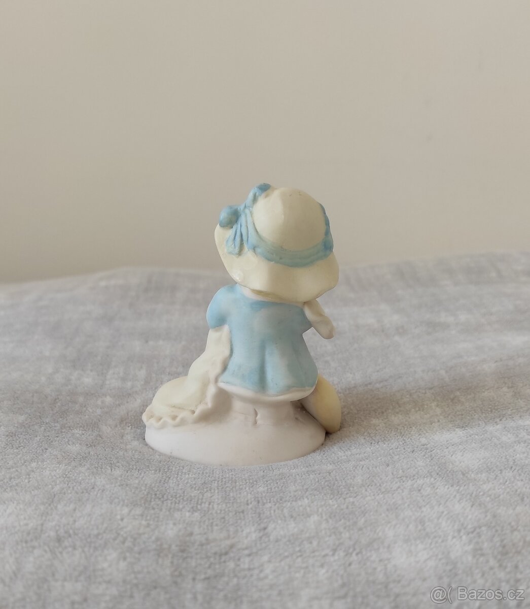 Děvčátko - stojánek na vonnou tyčinku - 4