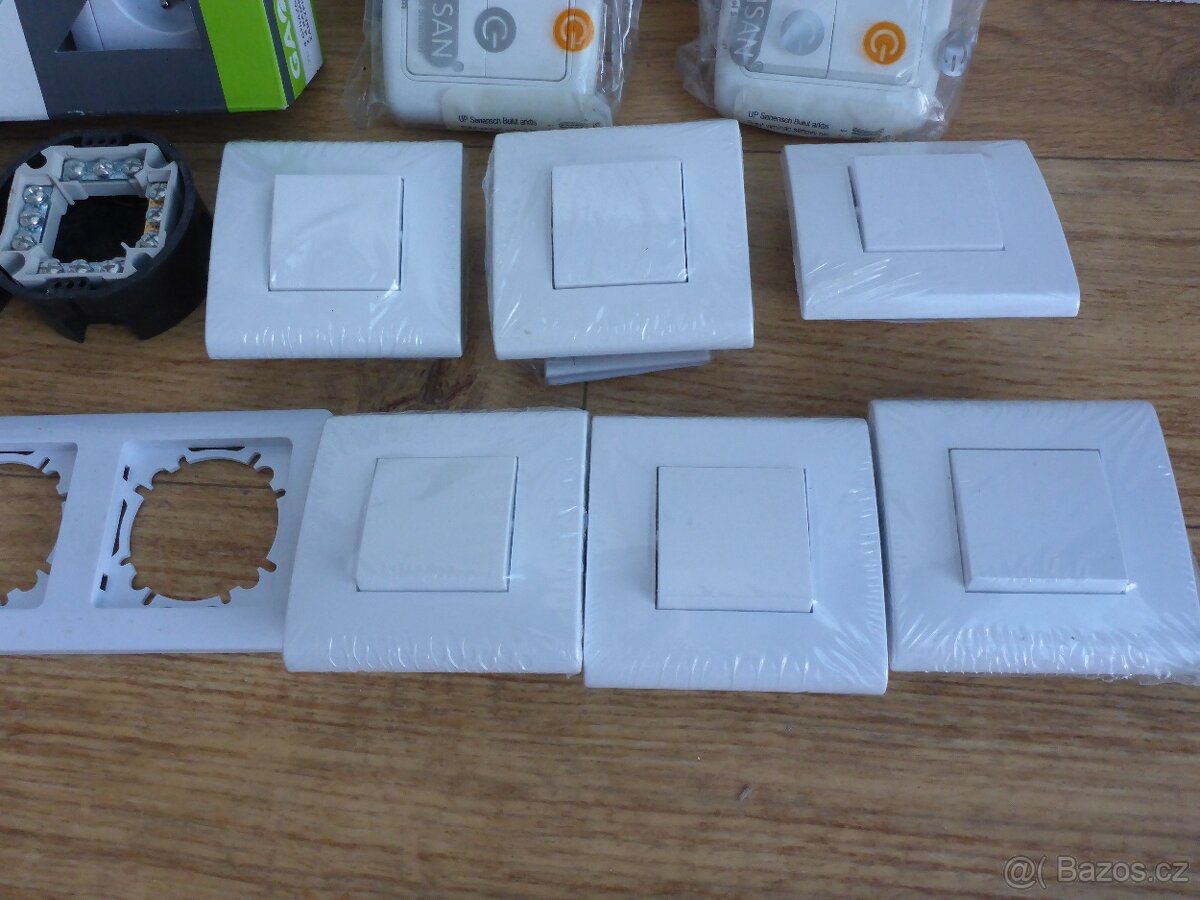 Zásuvky a vypinače - 4