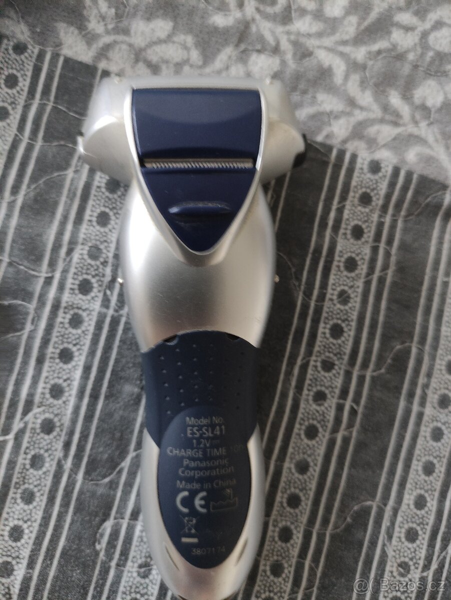 Holící strojek Panasonic - 4