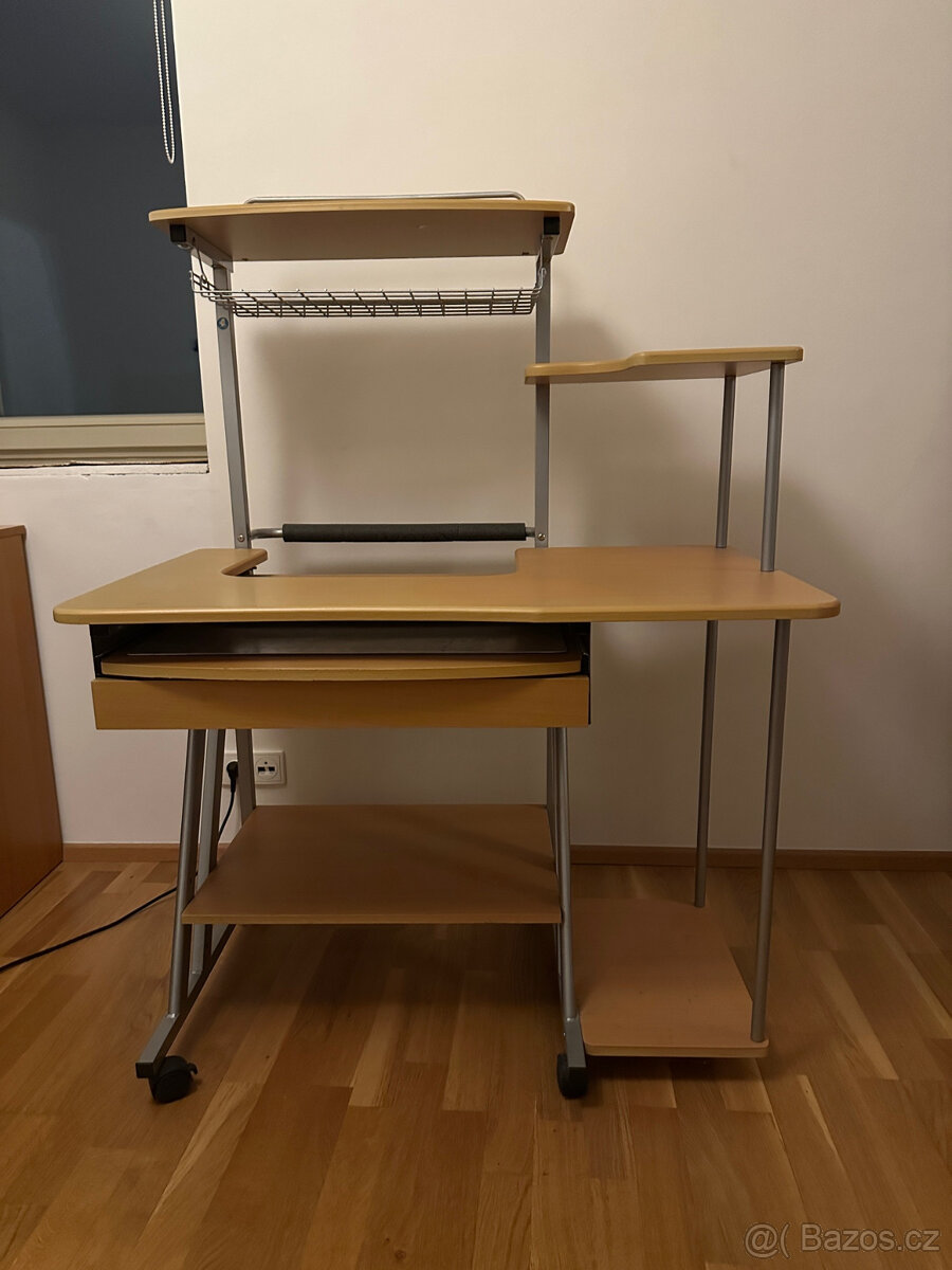 Počítačový stůl - 4
