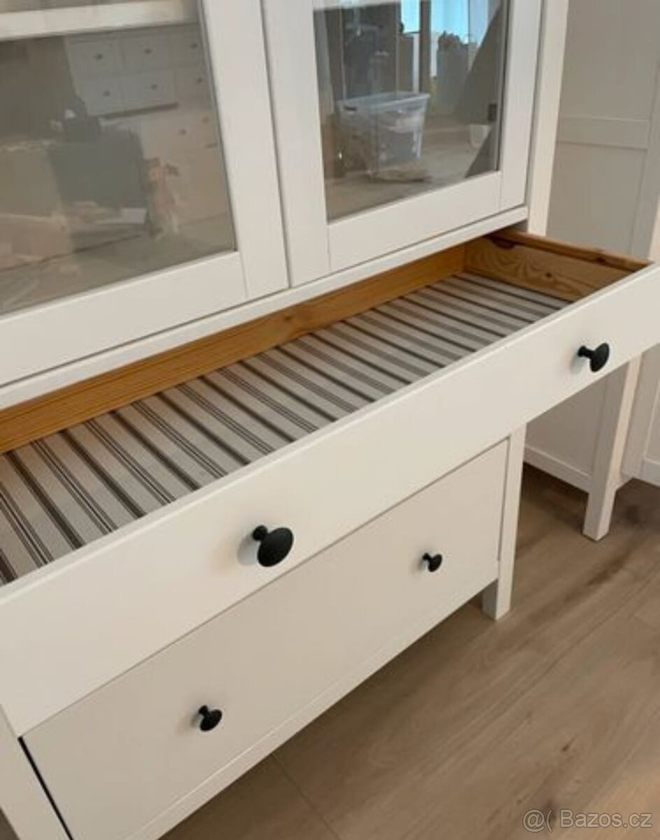 VITRÍNA IKEA HEMNES - 4
