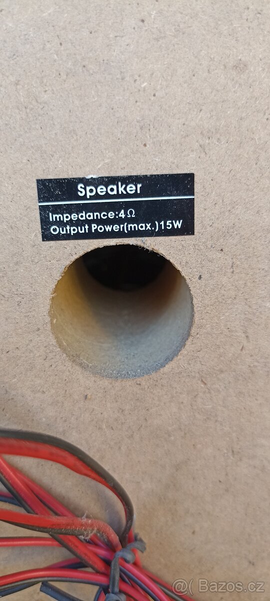 Prodám dva menší reproduktory - 4