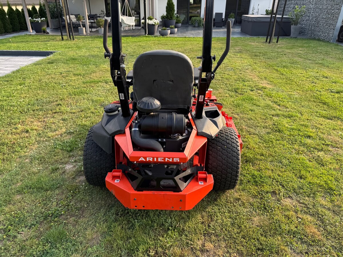 Prodám Zahradní traktor ,profi sekačka Ariens Zenith 60 R - 4