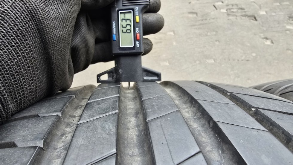 Letní pneu 225/40/19 Bridgestone - 4