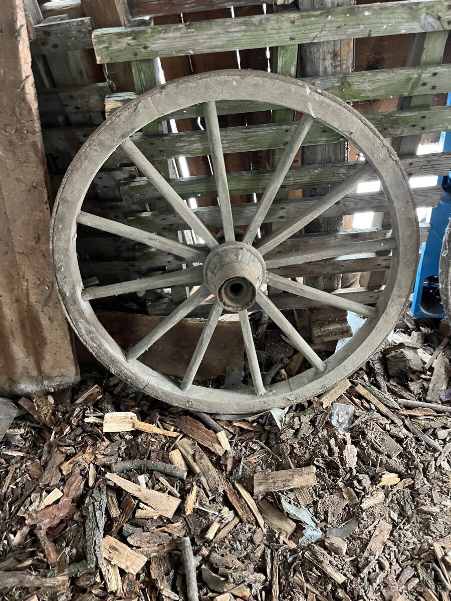 Kola a rám na povoz - 4