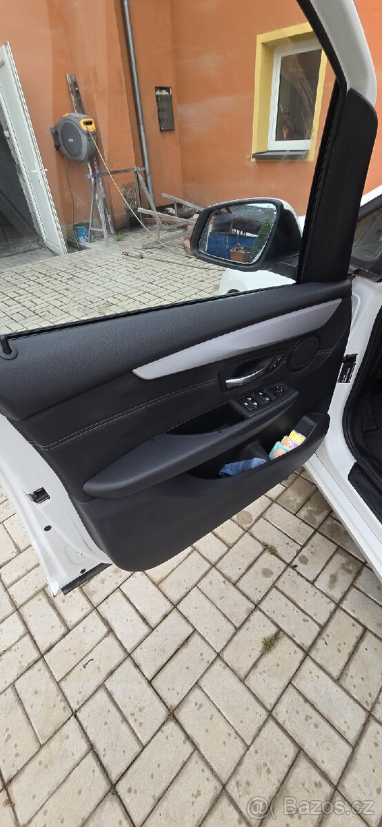 BMW 216D GRAN TOURER F46 - 4