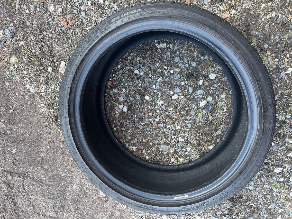 4 letní Bridgestone pot.235/35ZR 19 87Y - 4