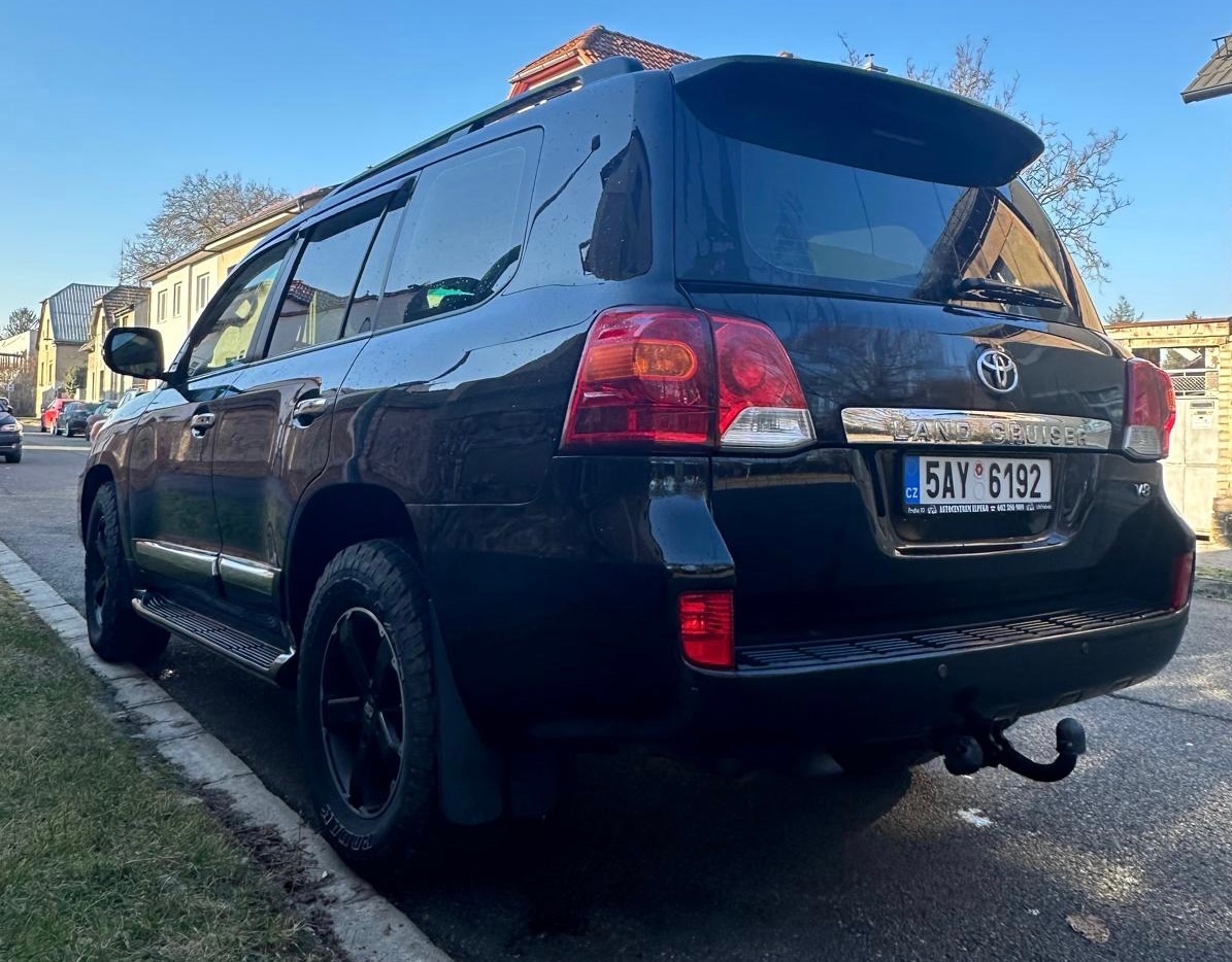 TOYOTA LAND CRUISER 4x4 VDJ200L