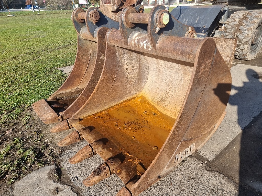 JCB 175W TAB - 3 dílné rameno, packy, radlička, klima, okruh - 4