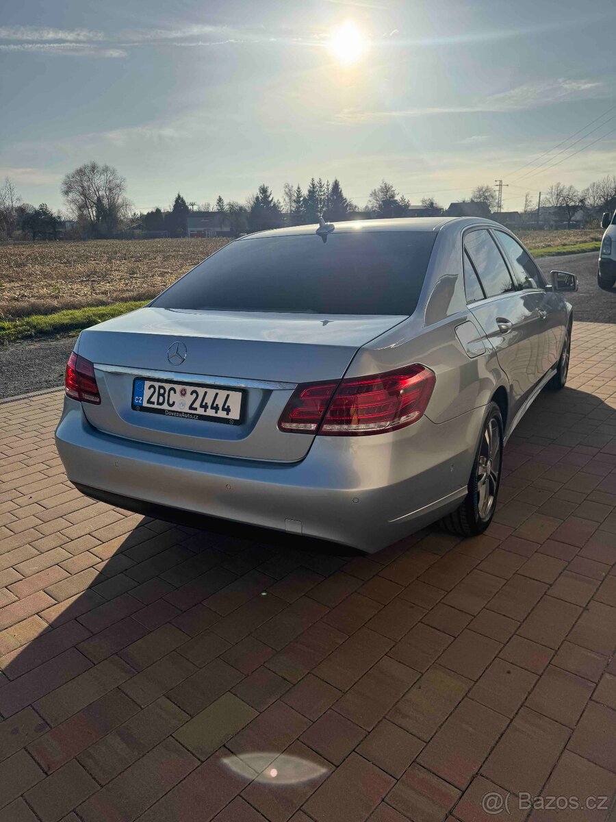 Mercedes - Benz, Třída E Limuzína - 4