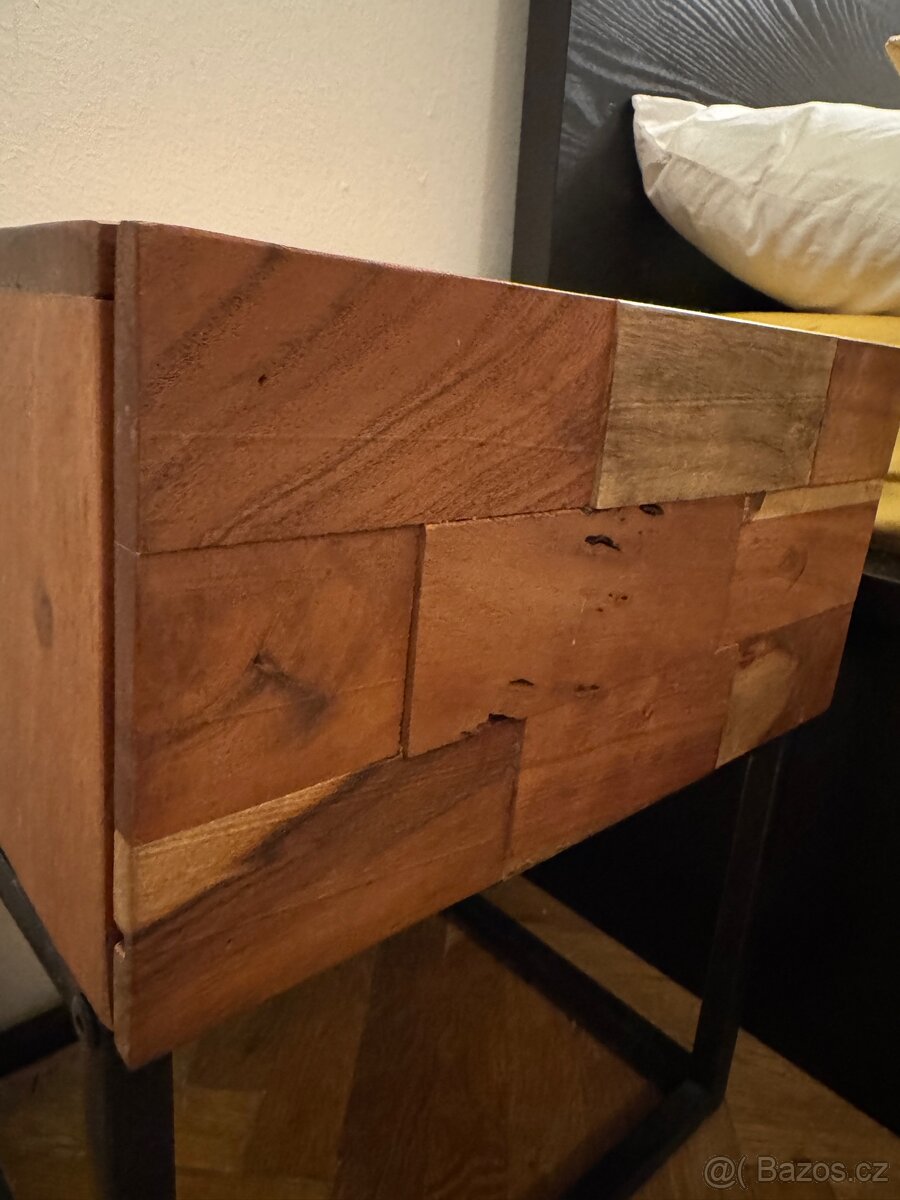 2 noční stolky z masivního dřeva / wood night stands - 4