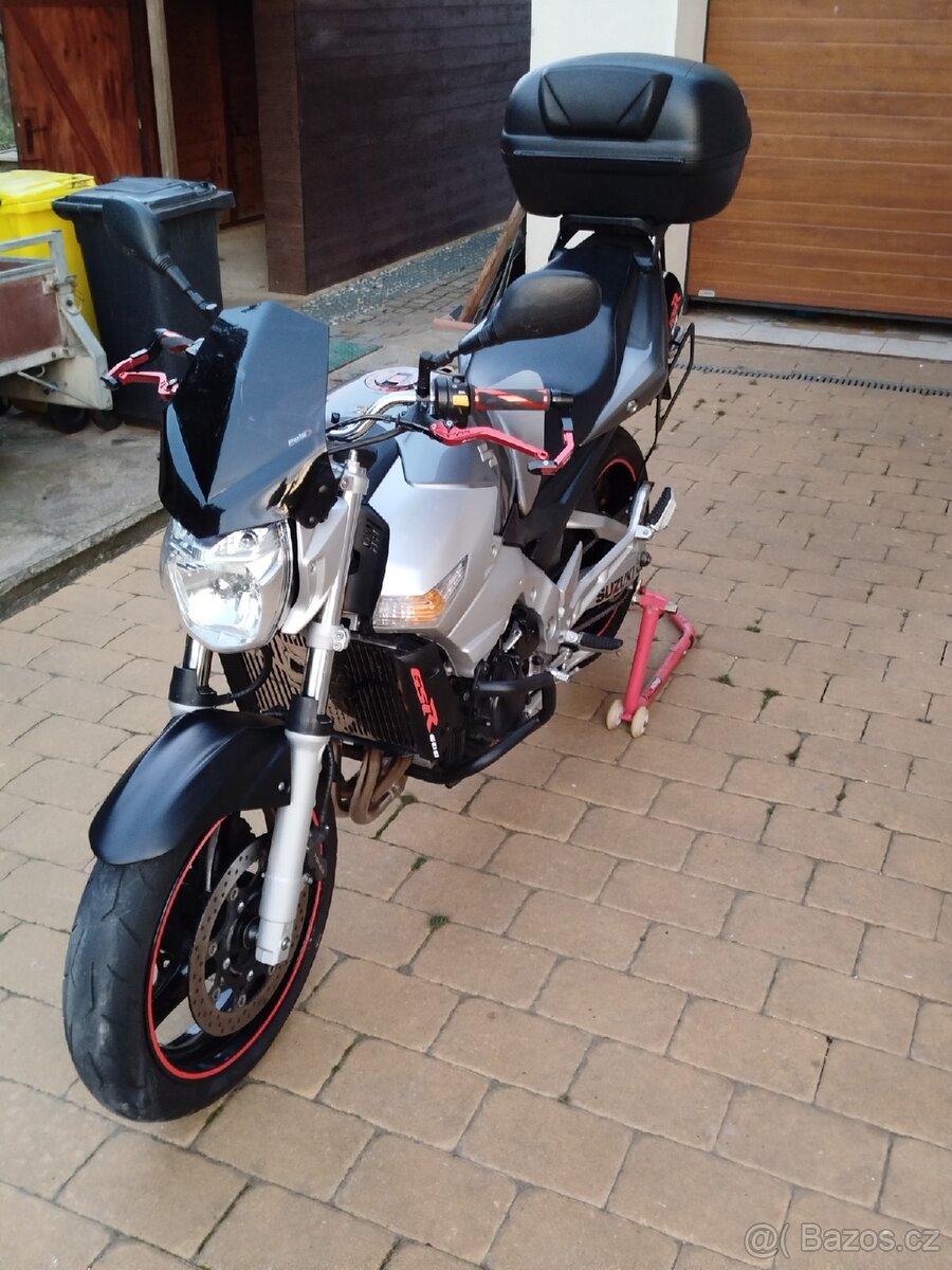 Suzuki GSR 600 - 4