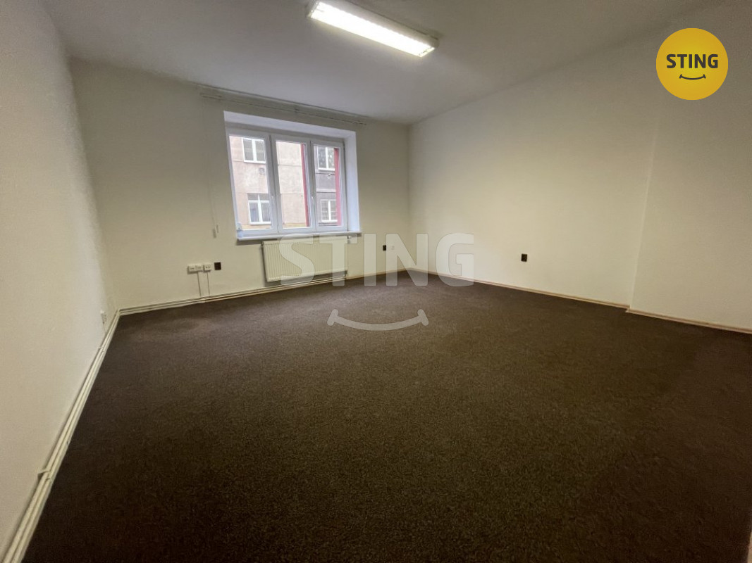 Pronájem bytu 1+1, 50 m2 se zahradou, ulice Poděbrad, 134118 - 4