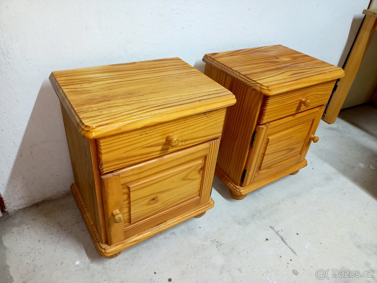 Prodám 2 x 2 hezké noční stolky z masivu. - 4