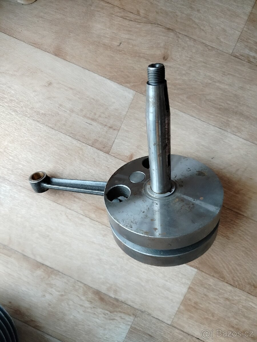 Kliková hřídel, nová, uloženka. Pf-62, wikow, Slavia, Pal - 4