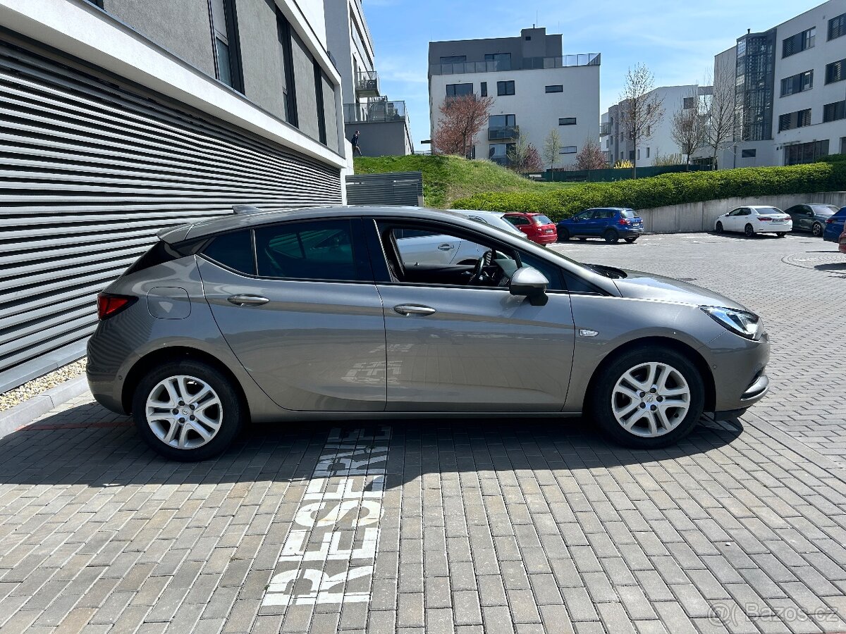 Opel Astra K hatchback, 2017, najeto 125.885 km, šedá - 4