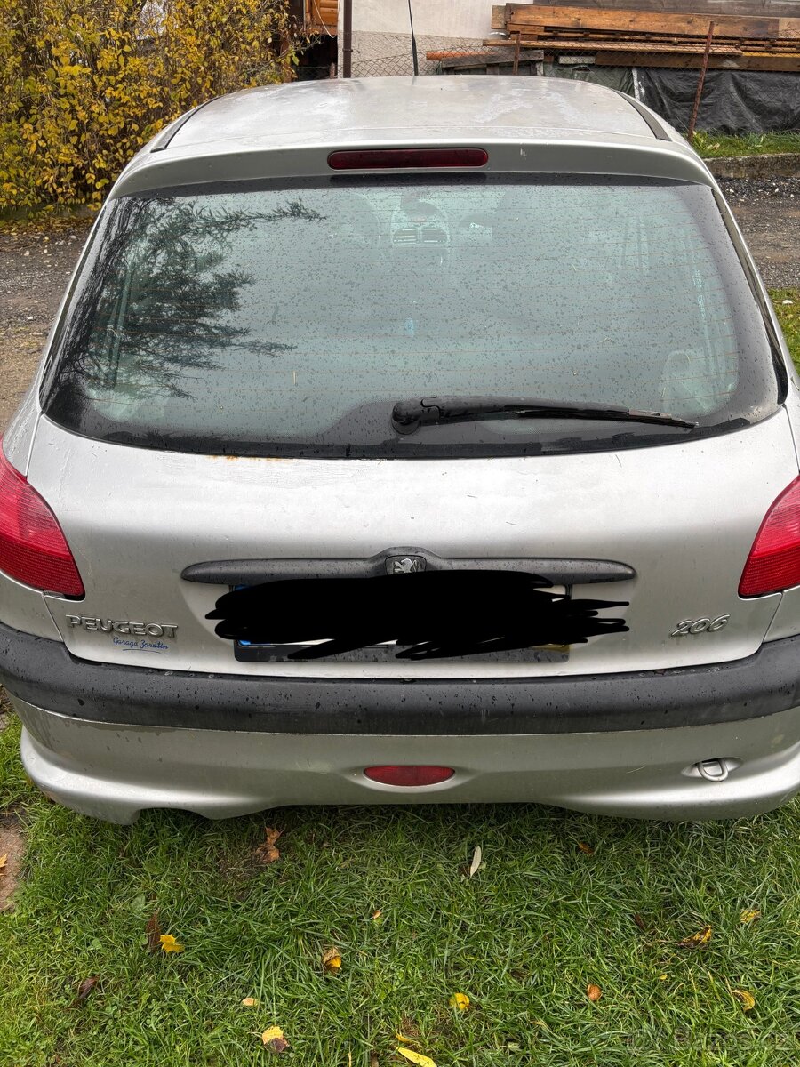 Peugeot 206 1.4 benzín - 4