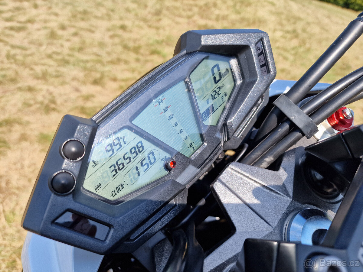 Kawasaki Z800E – 78 kW – bílá perleť + LeoVince – TOP stav - 4