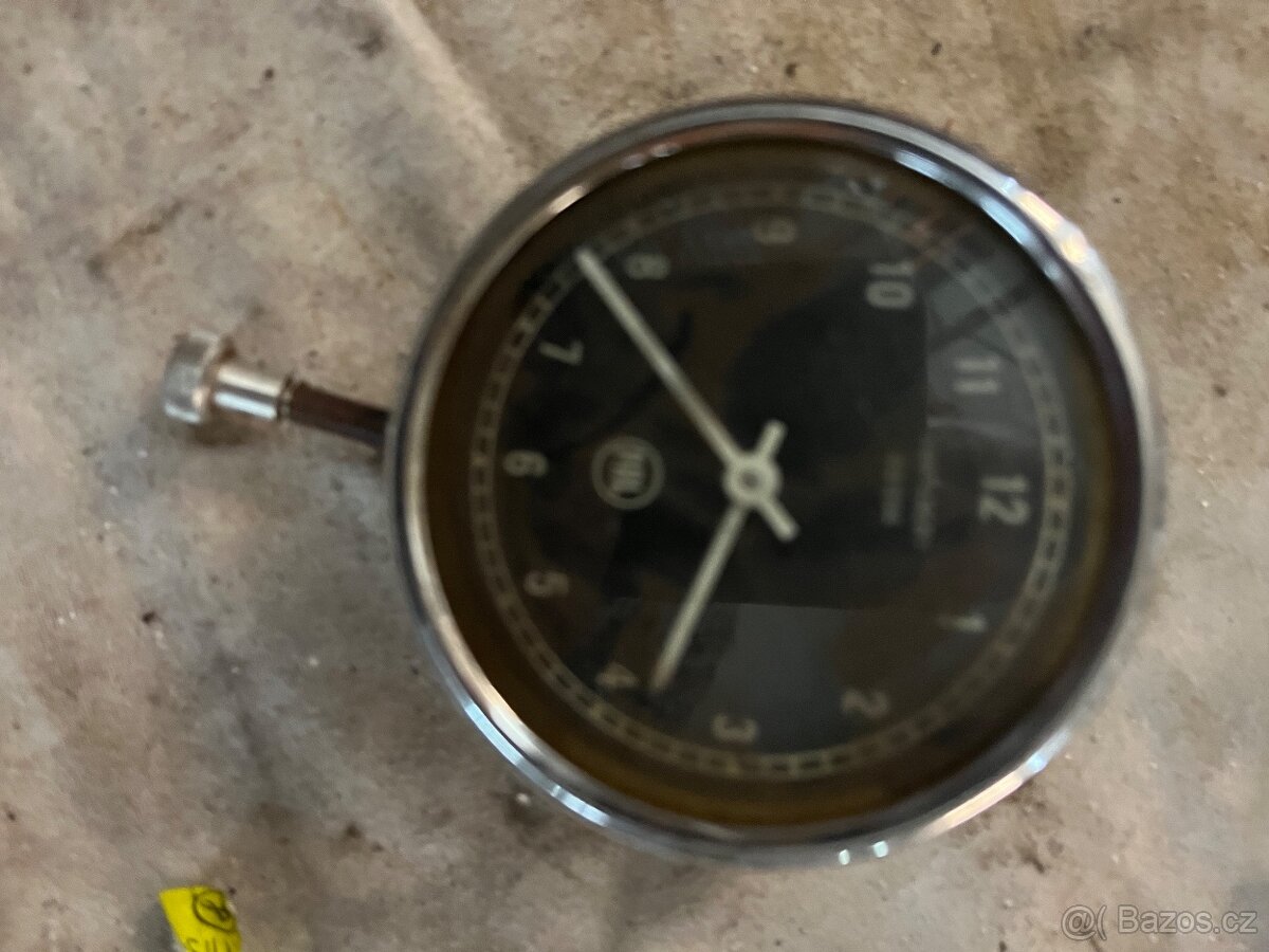 Predám hodiny Škoda Praga - 4