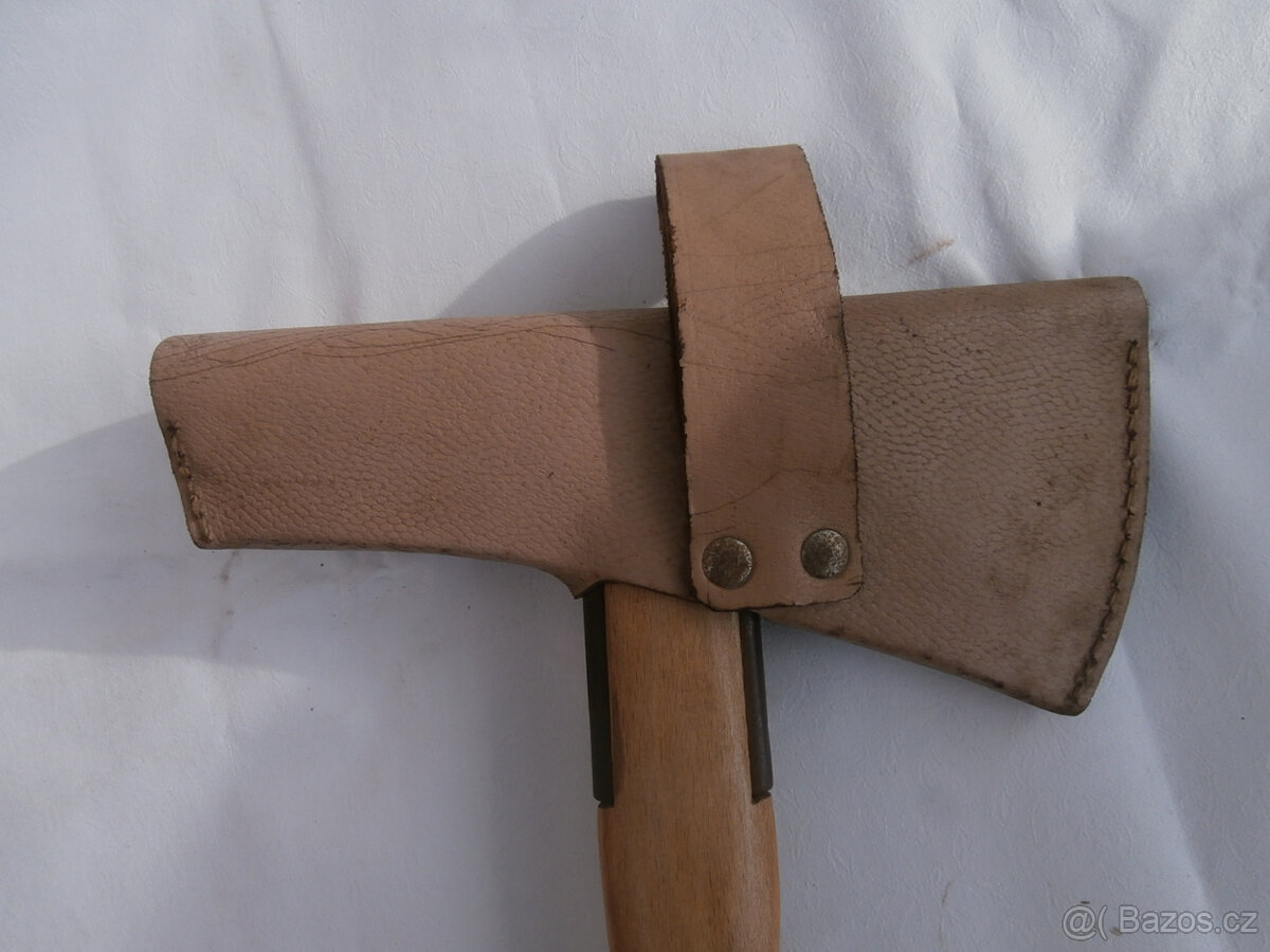 Hasičská sekyrka stará originální za 1.000 kč - 4