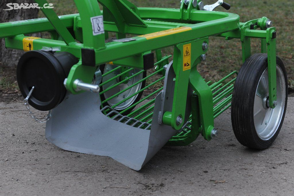 AKCE Vyorávač brambor - zadní výhoz, boční výhoz a TEK - 4