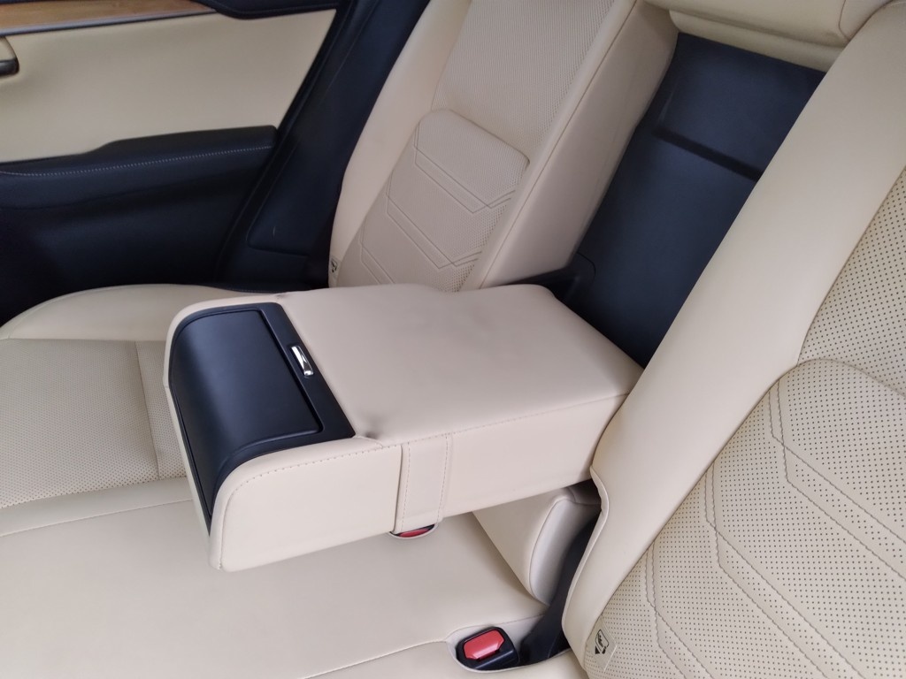 LEXUS NX300h AWD LUXURY 1.MAJITEL,ČR,DPH - 4