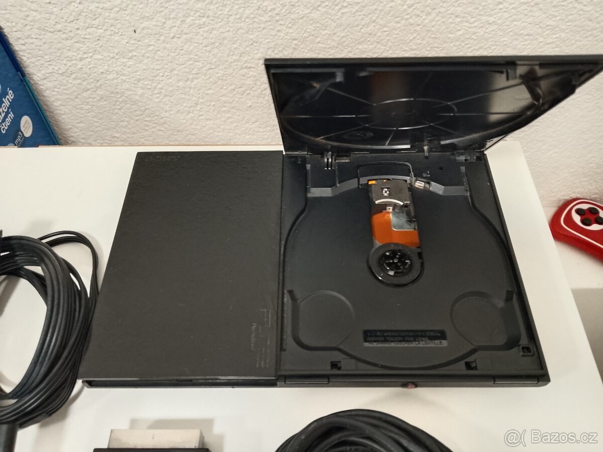 PlayStation 2 Slim +hry - 4