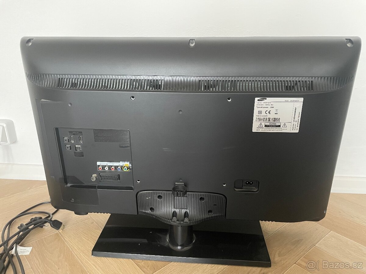 Televize 32" Samsung UE32EH4000 - 4