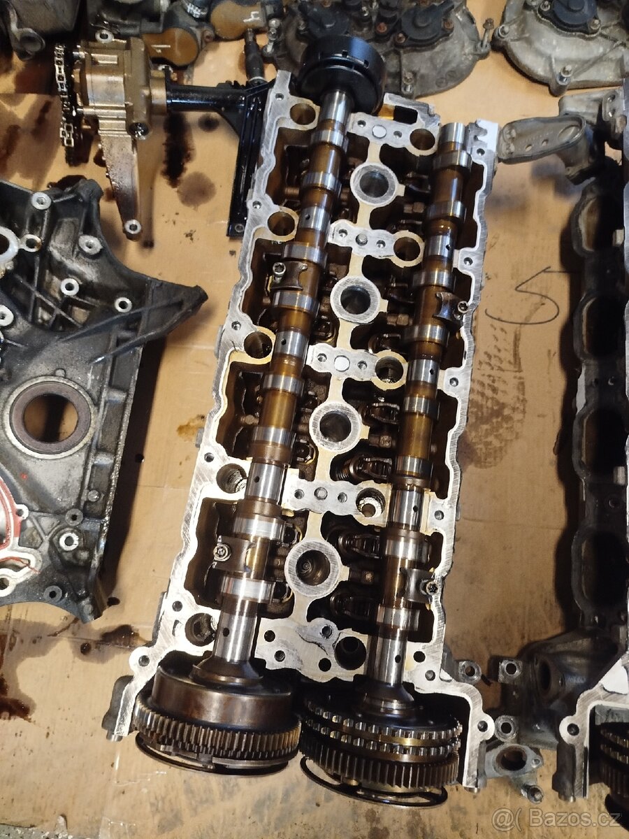 Díly motoru m273 4.7 v8 - 4