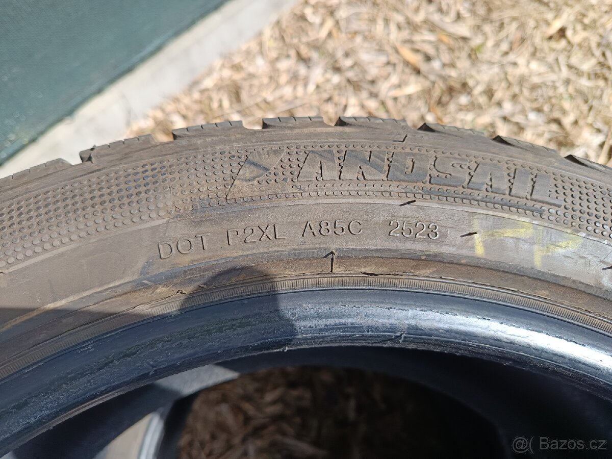 245/45 r18 zimni - 4