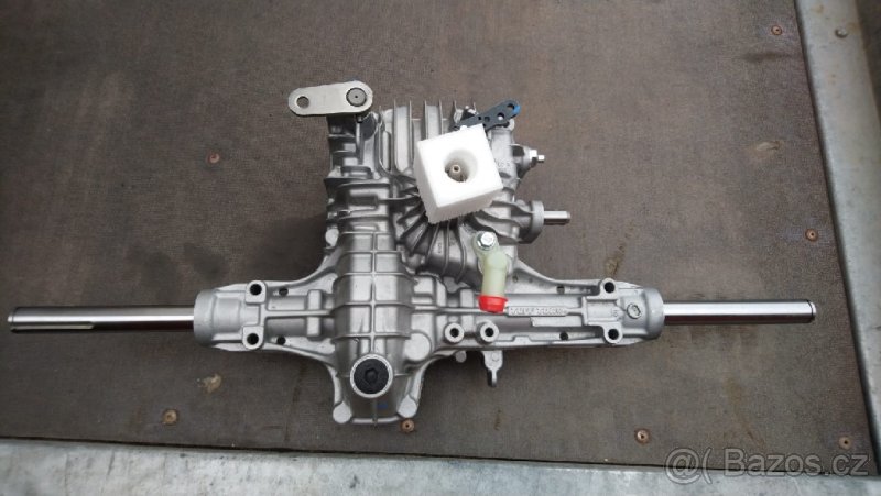 Zahradní traktor : hydrostatická převodovka, hydrostat, - 4