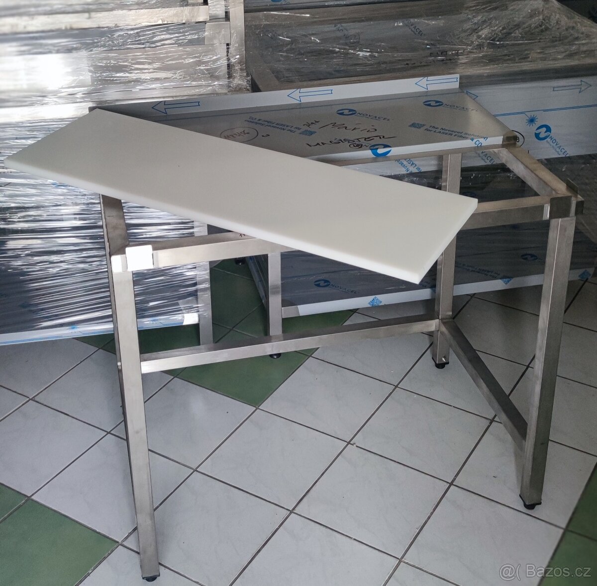 Nerezový pracovní stůl, gastro nábytek - 4