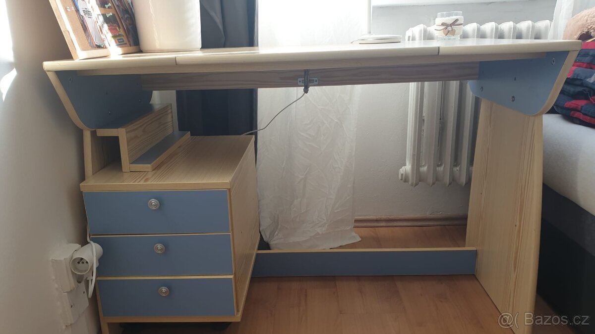 Pracovní stůl + rostoucí židle - 4