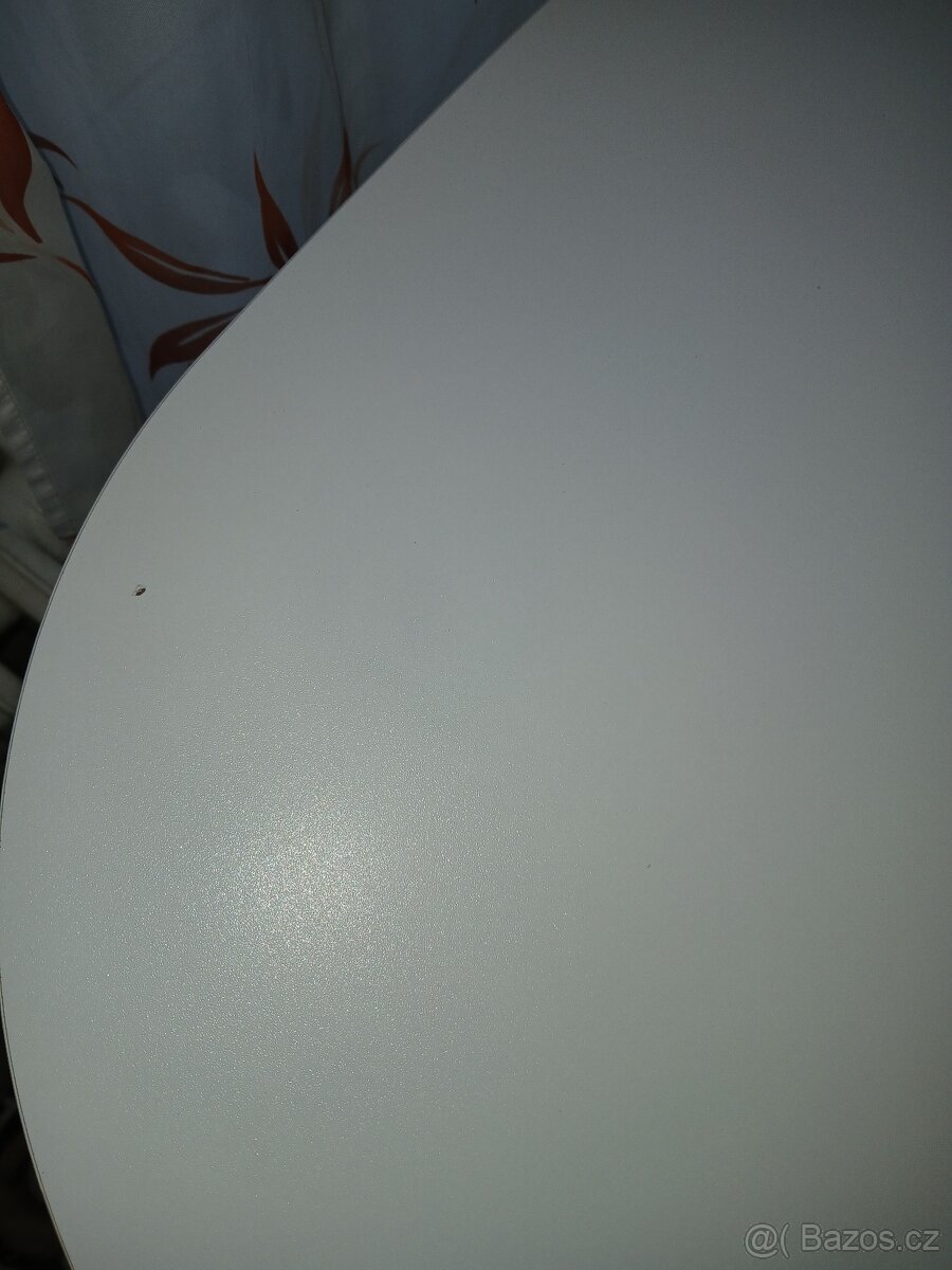 Manikérský stolek s odsavačkou - 4