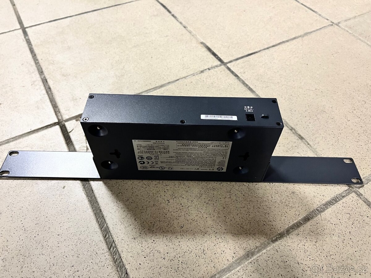 Switch Gigabit Ethernet HP ProCurve 1410-16G 16por - 4