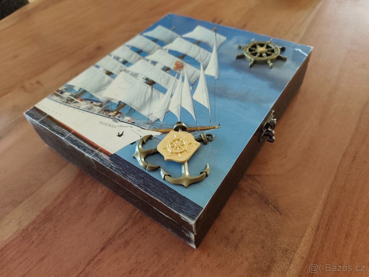 Dřevěný box na klíče 8 klíčů plachetnice - 4